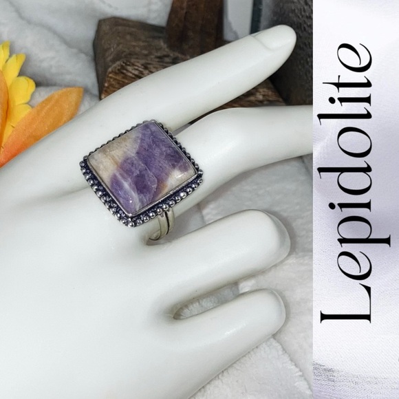 Lepidolite Gemstone Chunky Handmade Ring Size 11 - Picture 1 of 7